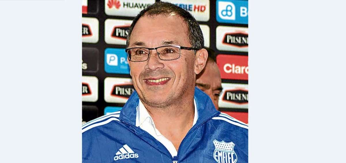 Arias recupera a Piriz para el torneo nacional y la Copa Libertadores
