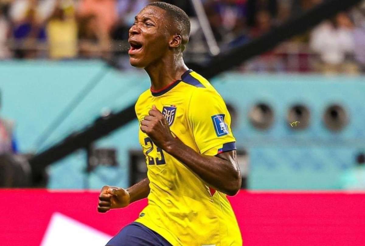 Moisés Caicedo fue el jugador más joven de Ecuador en marcar en una Copa Mundial. 