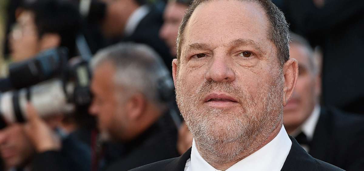 El productor Harvey Weinstein est&aacute; acusado por decenas de mujeres por acoso y agresiones sexuales. 