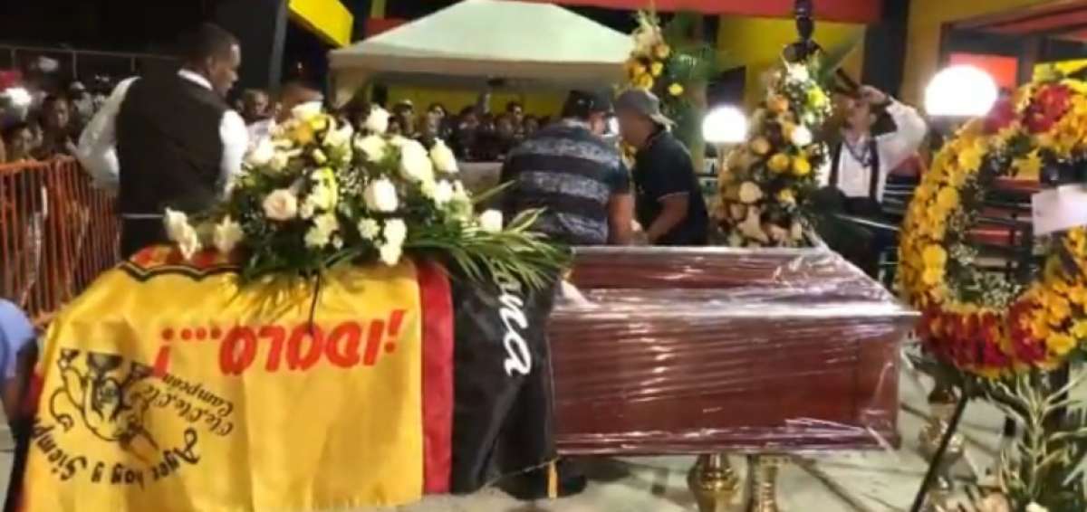 En el estadio Monumental se efect&uacute;a la capilla ardiente para las v&iacute;ctimas del accidente..