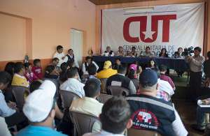 Miembros de la Central &Uacute;nica de Trabajadores (CUT) resolvieron unirse al di&aacute;logo en una reuni&oacute;n el pasado 21 de julio. Foto: Marco Salgado / El Tel&eacute;grafo