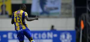 Delf&iacute;n se reivindica con goleada a Defensa y Justicia en Copa Libertadores