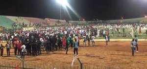 Ocho personas mueren en estampida en un estadio de Senegal