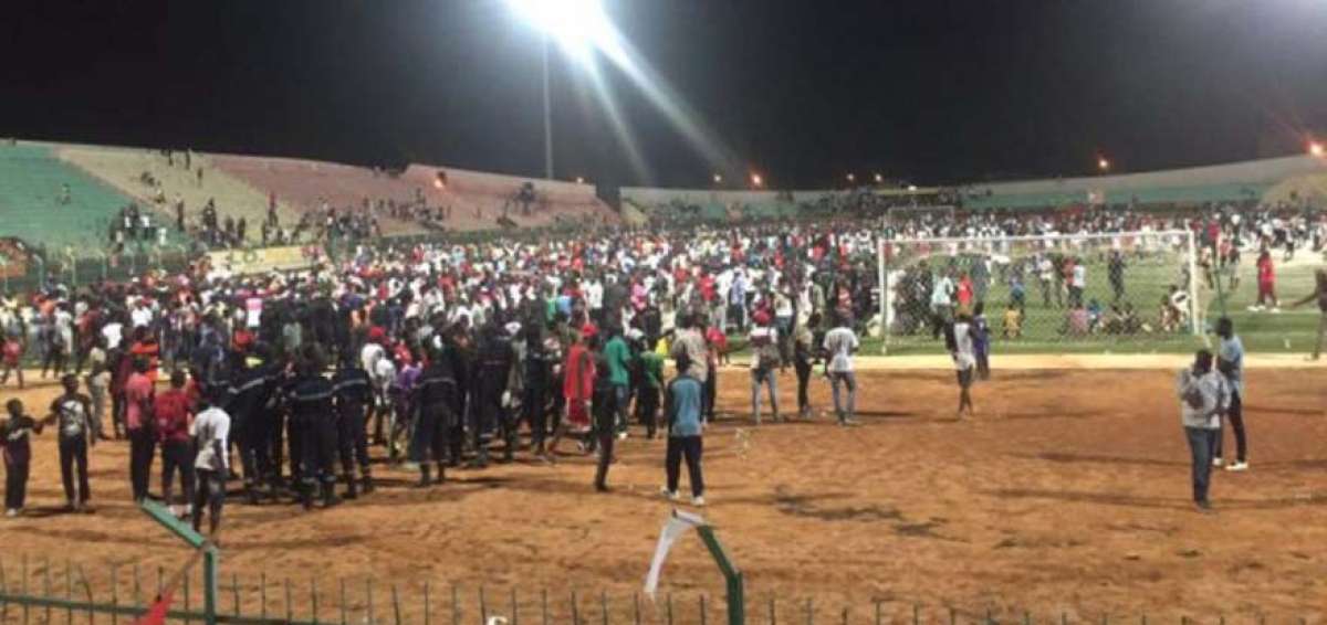 Ocho personas mueren en estampida en un estadio de Senegal