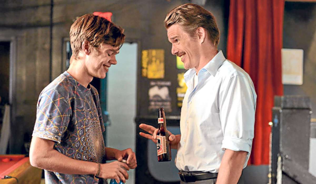 Mason (izquierda) y su padre (derecha) aprendieron a convivir sin la necesidad de estar en un espacio f&iacute;sico. Su vida se va amoldando con los a&ntilde;os. FOTO TOMADA DE  HITFIX.COM