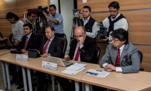 Autoridades del Conades y representantes de empresarios y trabajadores mantuvieron hoy una reuni&oacute;n. Foto: Marco Salgado/ EL TEL&Eacute;GRAFO