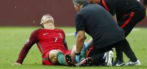 Ronaldo se lesion&oacute; la rodilla en la final de la Eurocopa ante Francia