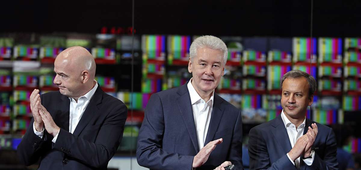 Gianni Infantino (izq.) presidir&aacute; ma&ntilde;ana el Consejo de la FIFA, donde se conocer&aacute; al anfitri&oacute;n del Mundial de 2026.