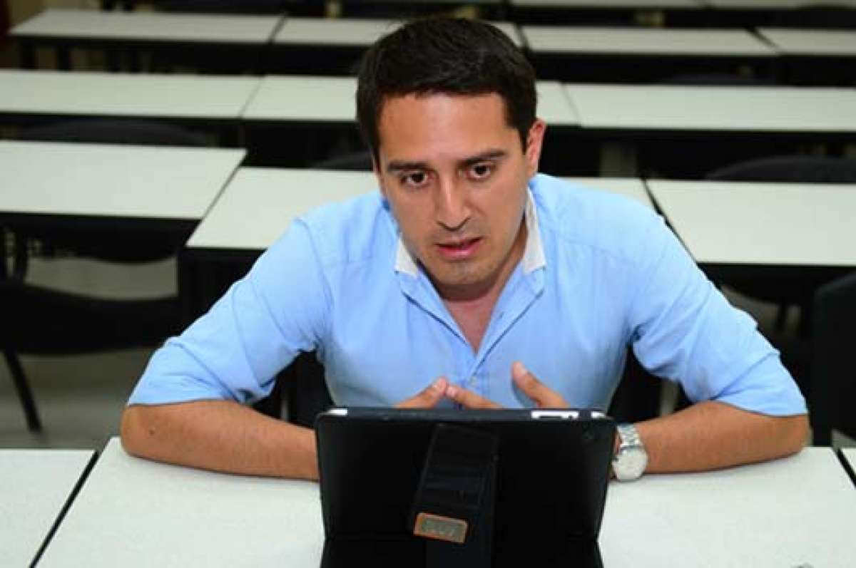 Galo Antonio Nina Rada. Edad: 36 a&ntilde;os. Educaci&oacute;n: M&aacute;ster en Estudios de Paz y Pol&iacute;tica Internacional, Eberhard Karls Universit&auml;t T&uuml;bingen, Alemania. Nacionalidad: Ecuatoriana.