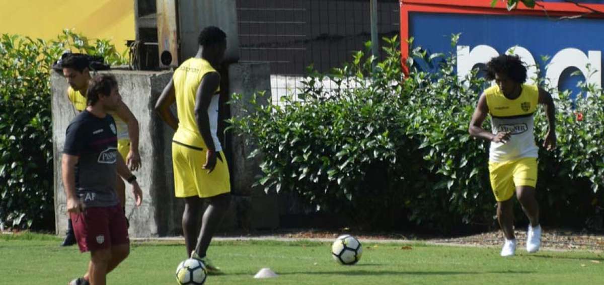 Alem&aacute;n y Su&aacute;rez entrenan con Barcelona