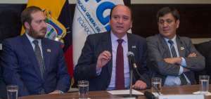 El fiscal Carlos Baca brind&oacute; una declaraci&oacute;n de prensa a su arribo de Brasil. 