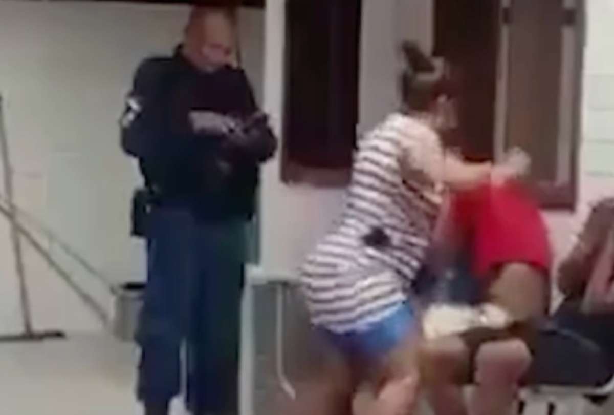 La reacci&oacute;n de la madre en la estaci&oacute;n policial gener&oacute; reacci&oacute;n en redes.