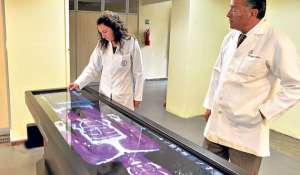 La Facultad de Ciencias de la Salud de la UTA tendr&aacute; que reforzar  la investigaci&oacute;n, seg&uacute;n el informe del Ceaaces. Foto: Roberto Ch&aacute;vez / El Tel&eacute;grafo