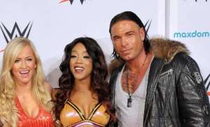 Tim Wiese (d.) fue la atracci&oacute;n de la WWE en Alemania. Foto: Tomada del portal bild.de.com