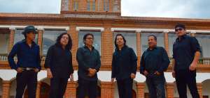 Los integrantes del grupo andino ecuatoriano ImbayaKunas son Henry S&aacute;nchez, Vinicio Sandoval, Galo S&aacute;nchez, MalKi Anrango, Marl&oacute;n Madruniero, &Oacute;scar Tepu y el director musical y de vientos,  Patricio Chiza. 