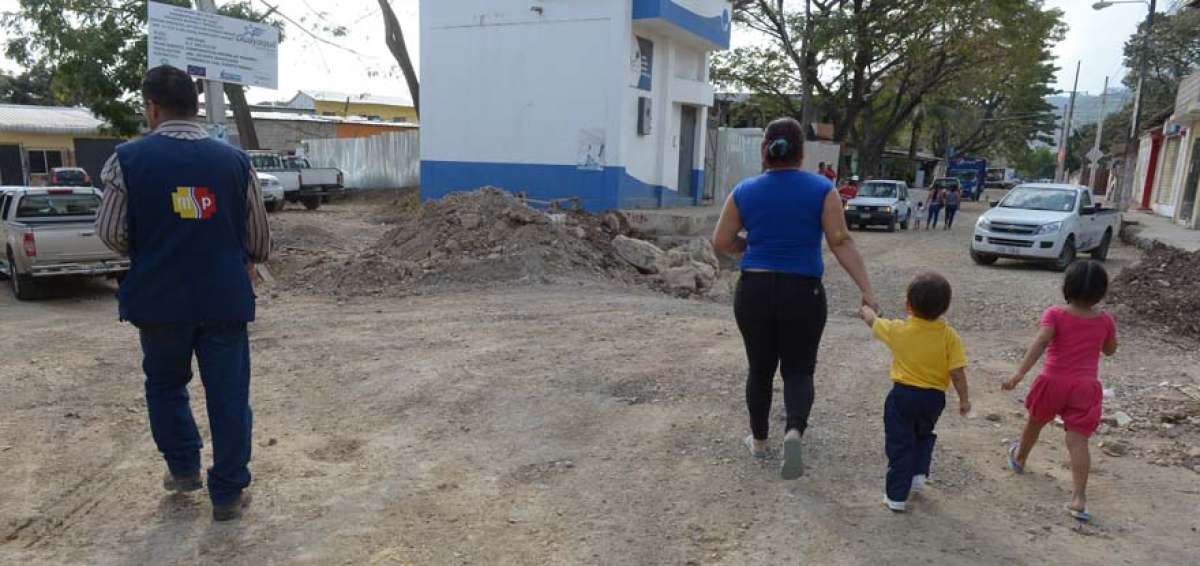 La poblaci&oacute;n de Puerto Hondo espera la culminaci&oacute;n de los trabajos de alcantarillado sanitario.  