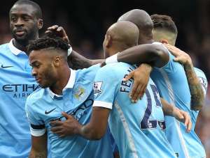 Sterling (7, 29 y 48) y el nigeriano Wilfried Bony (11 y 89) sellaron el triunfo de los citizens. Foto: AFP