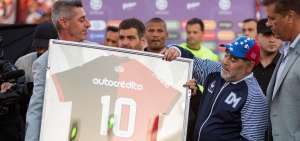 Maradona celebr&oacute; su cumplea&ntilde;os con goleada a Newell's