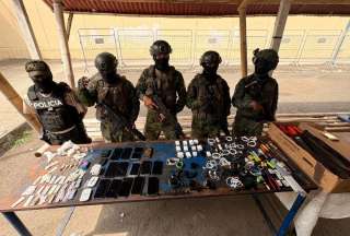 En el operativo en la cárcel de El Rodeo se incautaron celulares, droga y machetes. 
