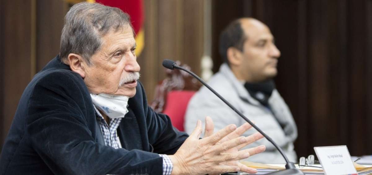 El alcalde de Loja, Jorge Bail&oacute;n, durante la reuni&oacute;n realizada la tarde de ayer.