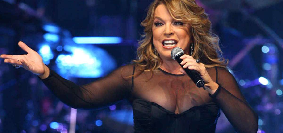 Ednita Nazario public&oacute; Una vida, su libro autobiogr&aacute;fico