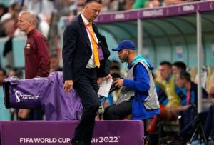 Louis van Gaal admitió que la eliminación ante Argentina fue &quot;muy dolorosa&quot;
