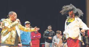 El bailar&iacute;n de breakdance Nelson Triunfo (der.), &lsquo;padre&rsquo; de la cultura hip hop con perfil nacional en Brasil. Foto: Leandro Martins/Milenar