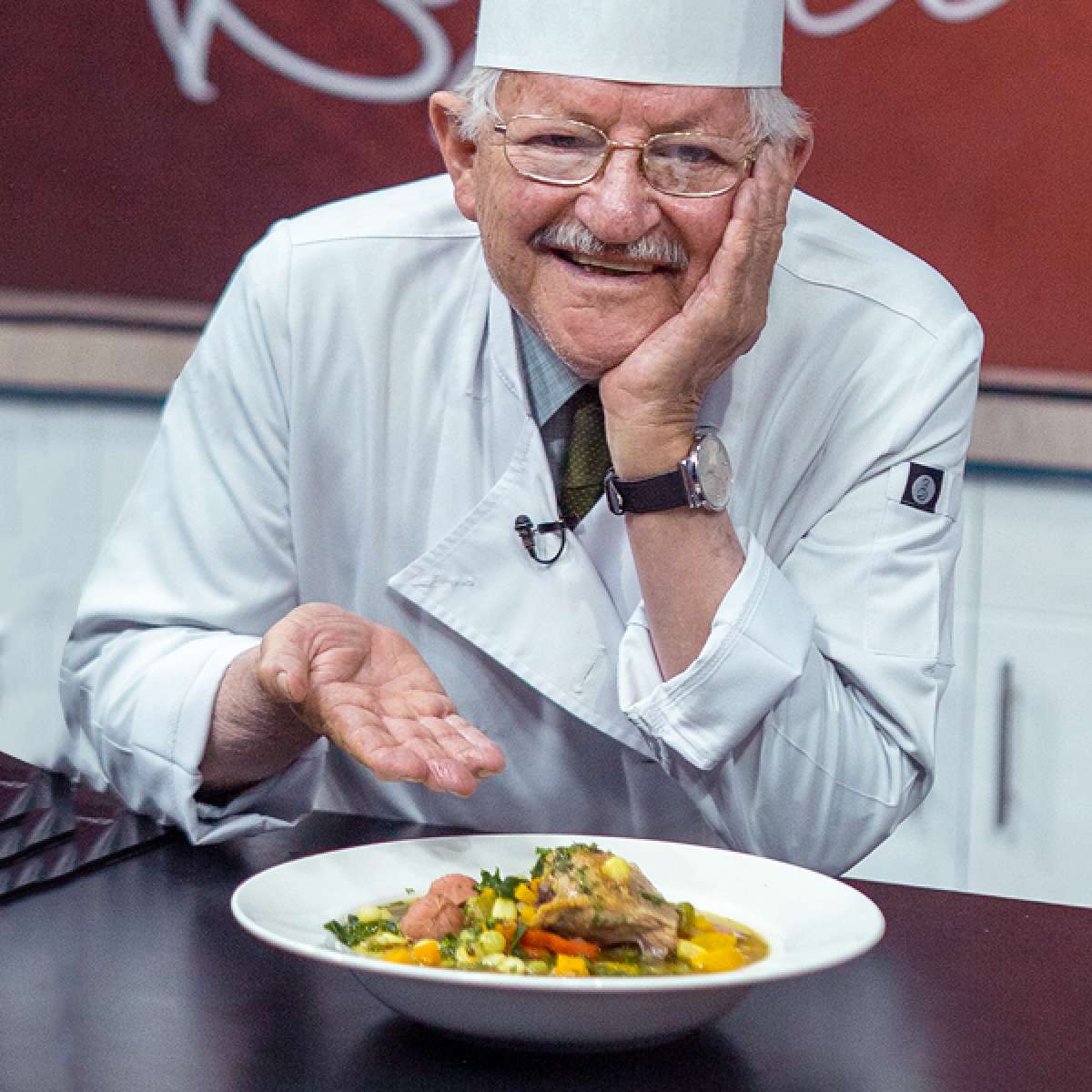 Sopa de Vegetales con Chorizo