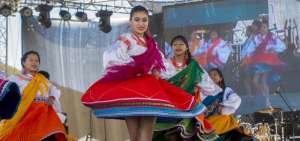 Representaci&oacute;n coreogr&aacute;fica y musical de Santo Tom&aacute;s de Alangas&iacute;, sobre el enamoramiento a la mujer ind&iacute;gena.