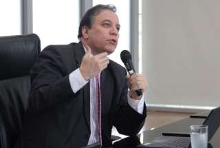 Ministro de Economía sostiene que se redujo la deuda con los GADs