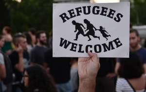 M&aacute;s de 430.000 migrantes y refugiados atravesaron el Mediterr&aacute;neo desde enero, y cerca de 2.748 fallecieron o desaparecieron en el intento. Foto: AFP