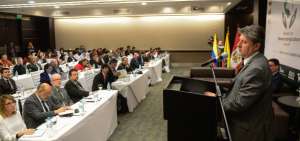 El ministro de Agricultura de Ecuador, Rub&eacute;n Flores, durante su intervenci&oacute;n en el foro que se desarrolla en Quito.