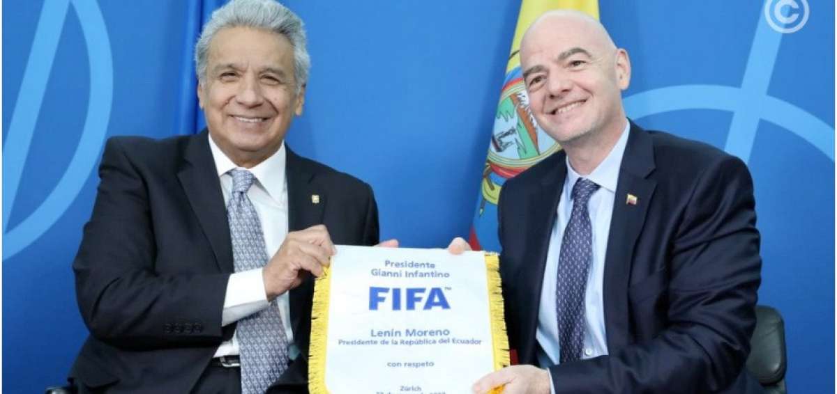 Infantino qued&oacute; "encantando" con precandidatura de Ecuador al Mundial 2030