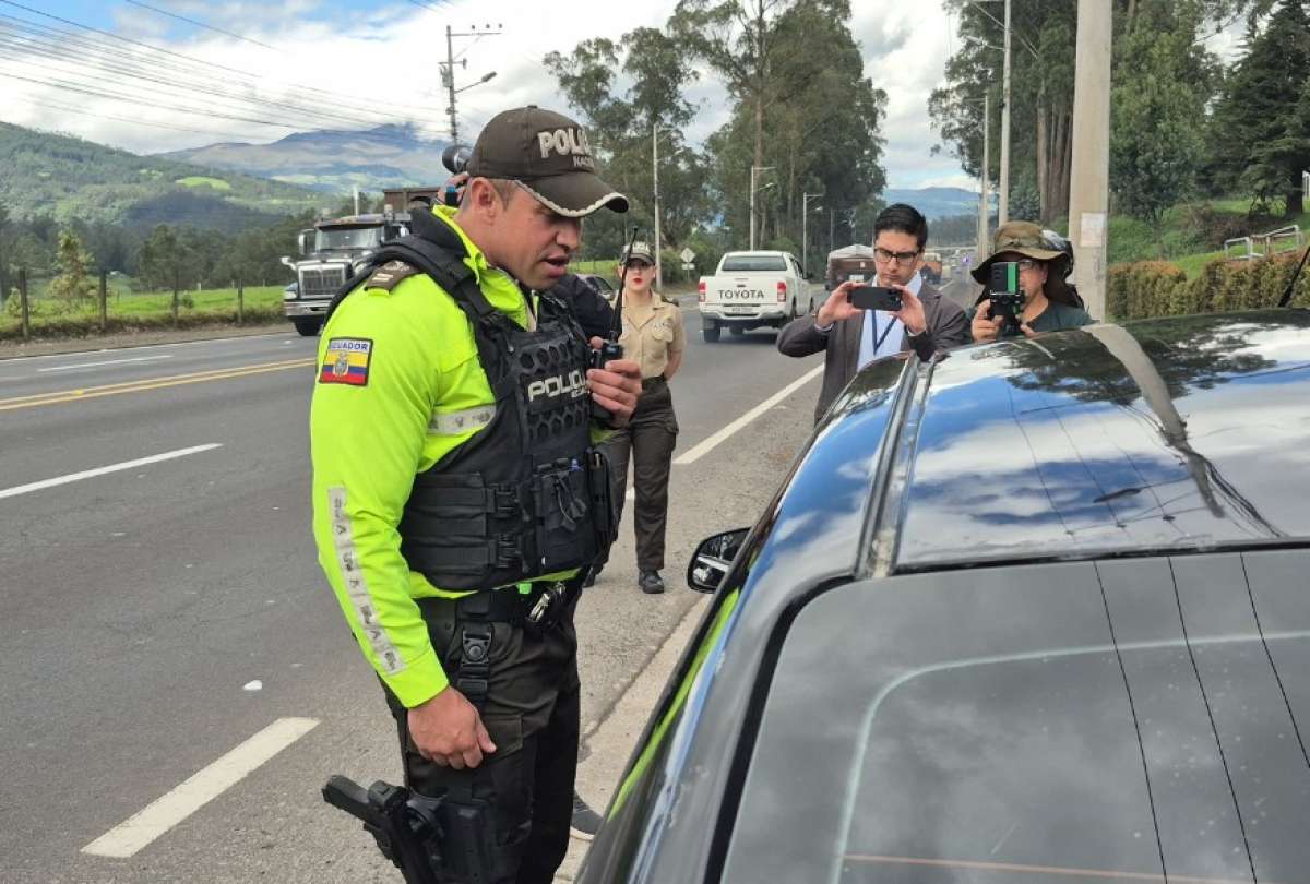 Este lunes 12 de mayo, la Policía Nacional se hará cargo del control en 25 vías de Ecuador.