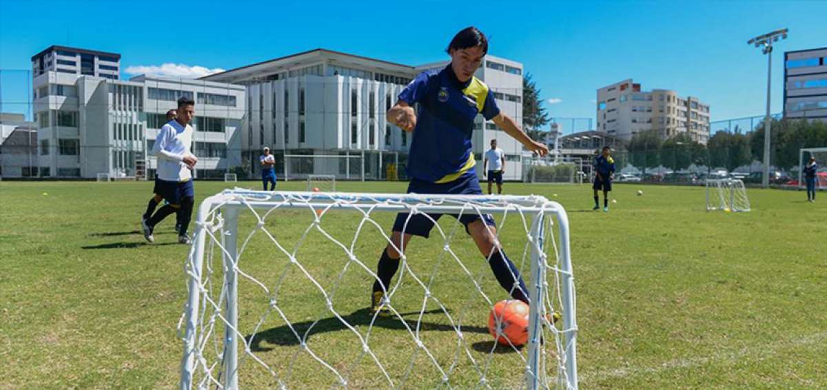 La ronda semifinal de la Copa da comienzo