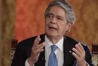 El presidente Guillermo Lasso entregó sillas de ruedas en Babahoyo, en el marco de Acuerdo Ecuador. 