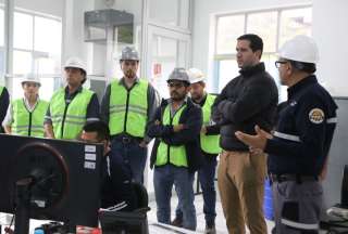 El ministro (e) Roberto Luque recorrió las instalaciones de la hidroeléctrica Coca Codo Sinclair.