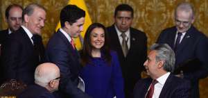 El encuentro entre el presidente Len&iacute;n Moreno y delegados del sistema financiero privado se desarroll&oacute; en Quito. Es el primer acuerdo para la inclusi&oacute;n financiera.