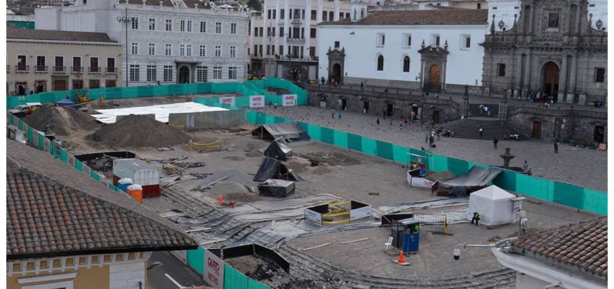 La construcci&oacute;n de la estaci&oacute;n del Metro en la plaza de San Francisco arranc&oacute; el 29 de marzo pasado. 