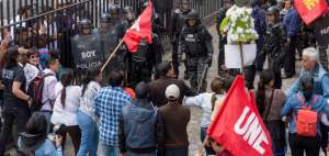 Miembros de la UNE generaron desmanes en Quito para impedir que la Comisi&oacute;n Liquidadora inicie su trabajo.