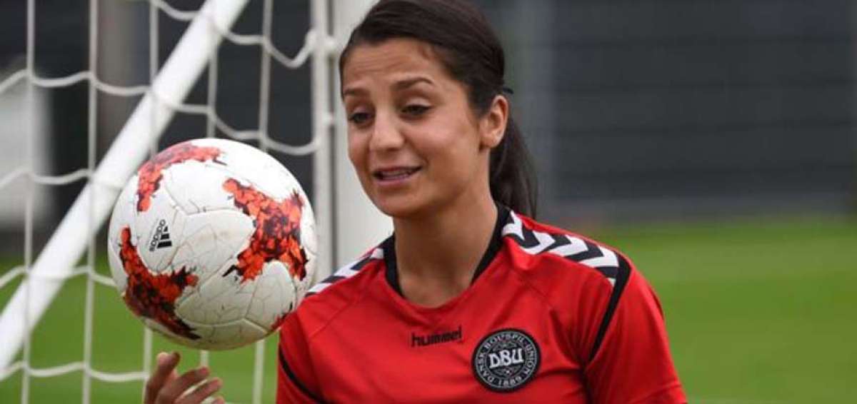La refugiada afgana que se convirti&oacute; en una estrella del f&uacute;tbol