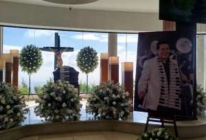 El velorio de Gustavo Vel&aacute;squez se desarrolla desde las 09:00 de este martes. 