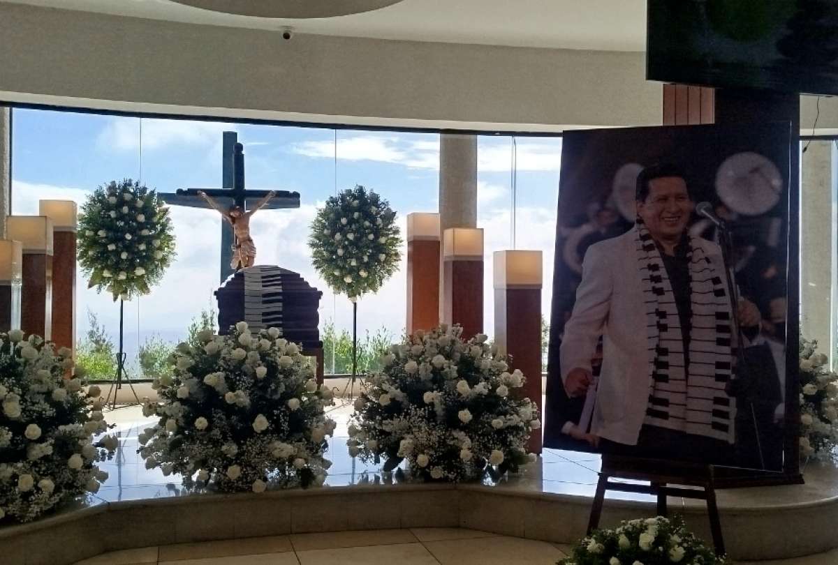 El velorio de Gustavo Vel&aacute;squez se desarrolla desde las 09:00 de este martes. 