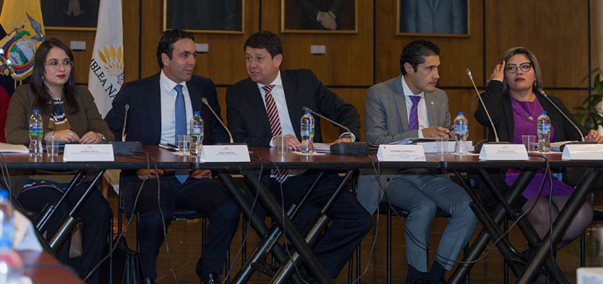 El frente econ&oacute;mico prepara una serie de reformas legales para enviarlas a la Asamblea.