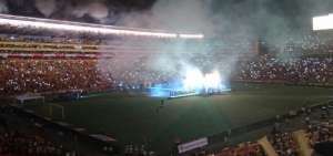 La 'Noche' se volvi&oacute; amarilla en el Monumental