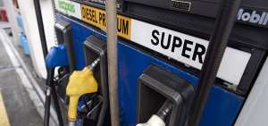 El incremento de precio de la gasolina s&uacute;per est&aacute; a la espera del decreto