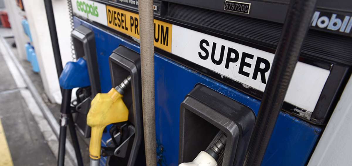 El incremento de precio de la gasolina s&uacute;per est&aacute; a la espera del decreto