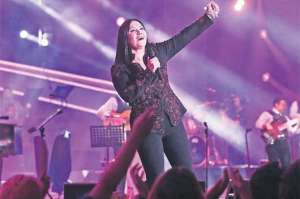 &lsquo;Gracias a la vida&rsquo; tambi&eacute;n son&oacute; con la  voz de Ana Gabriel