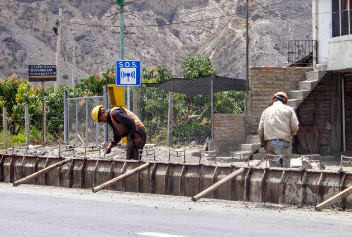 Los trabajos empezaron en marzo de 2013 y con ellos se aplic&oacute; la restricci&oacute;n vehicular. Las autoridades fijaron horarios para la circulaci&oacute;n de los automotores. Foto: Diana Ruiz