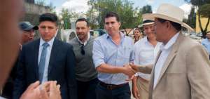 El ministro de Agricultura, Xavier Lazo, fue homenajeado en las afueras de la cartera de Estado en Quito.